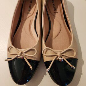Anne Klein Women's Luci Cap Toe Ballet Flats Black & Beige Sz 8.5 M